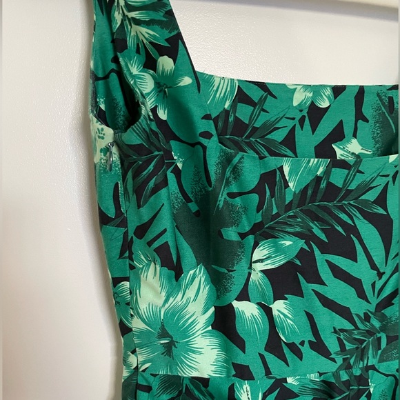 Zara Green Floral Fit and Flare Dress - Picture 3 of 8